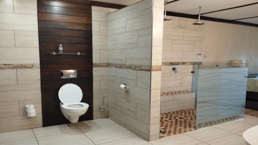 5 Bedroom Property for Sale in Van Der Hoff Park North West